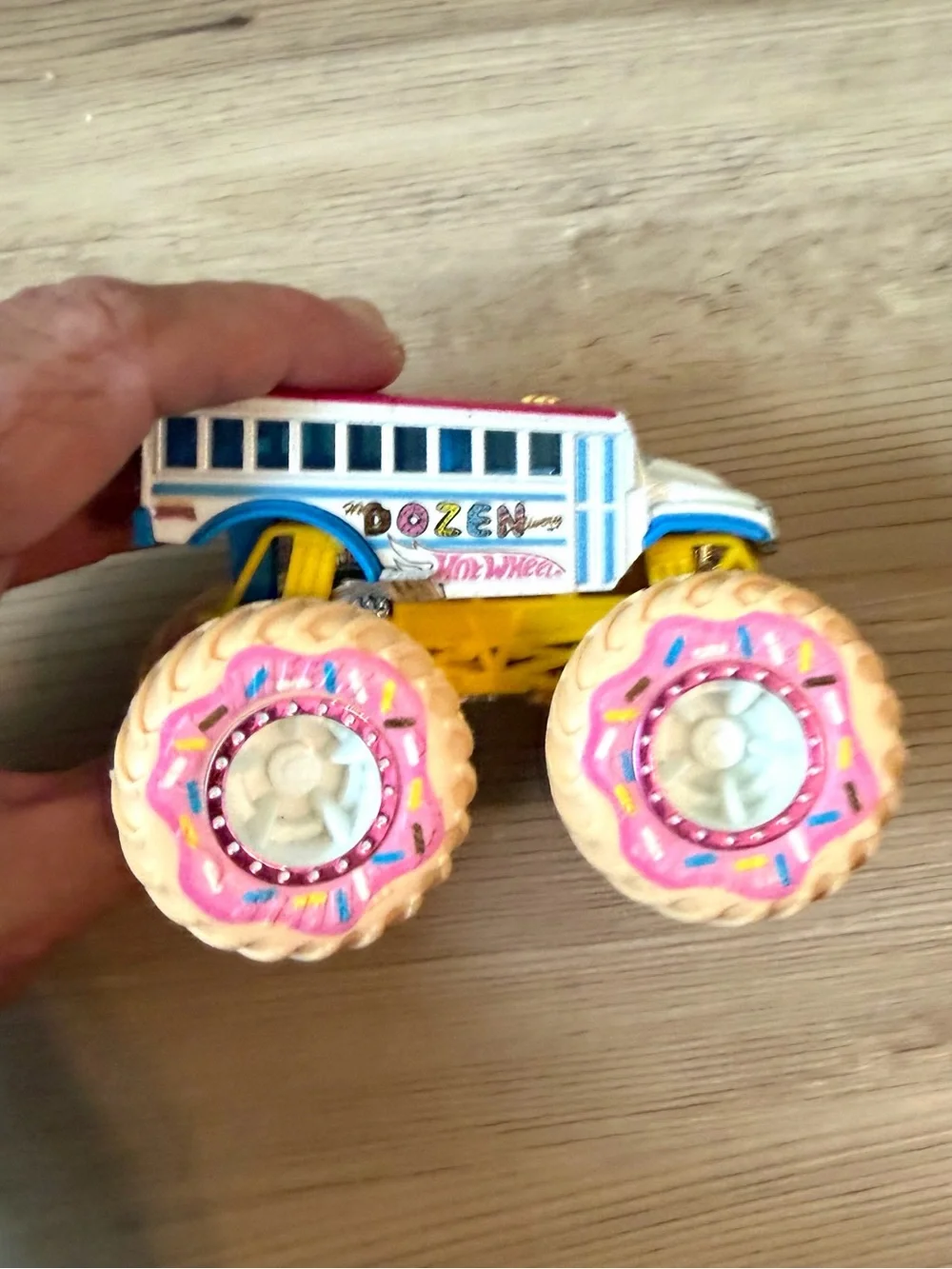Dozen Delivery Monster Bus Toy - White and Yellow Hot Wheels